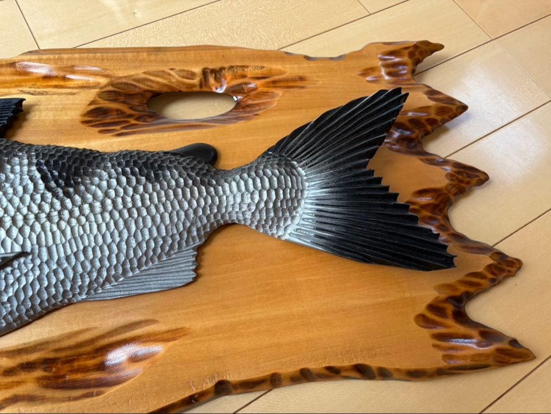 木彫り 魚 オブジェ 壁掛け 鮭 木製 魚の彫刻 Amazon.co.jp: 木製 魚の彫刻 木彫りの鮭 : ホーム＆キッチン